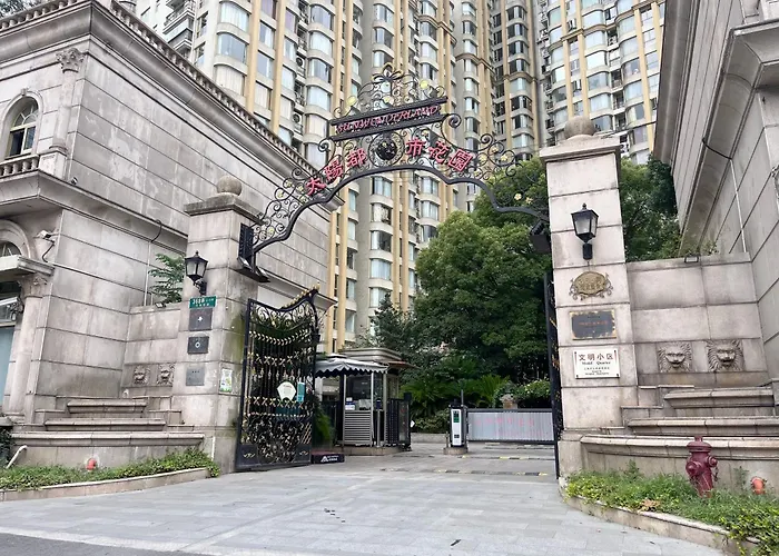 Sunshine House - Near The Bund